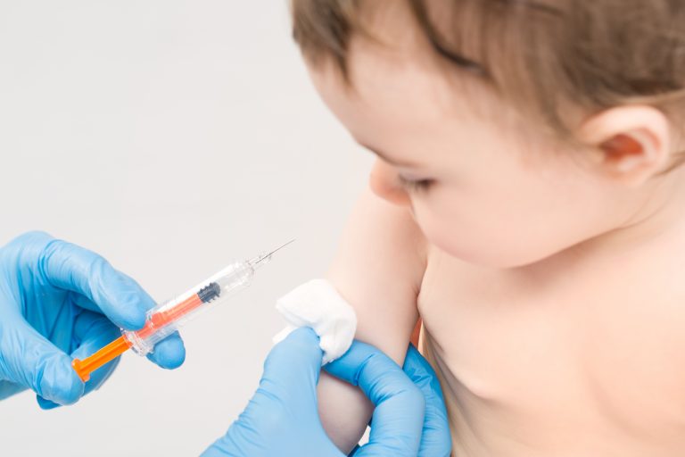 Wenn Sie sicher gehen möchten, dass Ihr Kind vor dem Polio-Virus geschützt ist, ist eine frühzeitige Impfung zu empfehlen.
